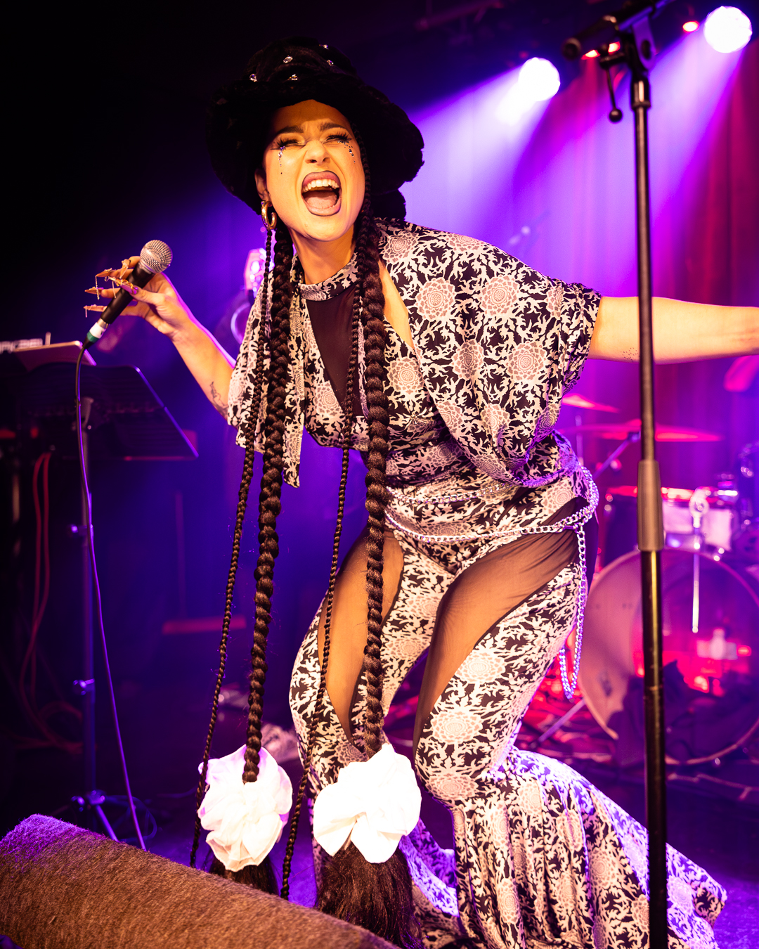 Desta French performing at Oslo Hackney